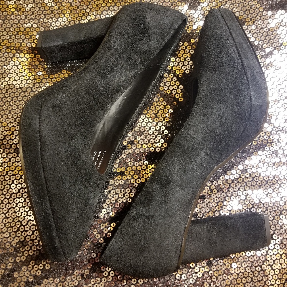 & Other Stories Stacked Heel Pumps View 3